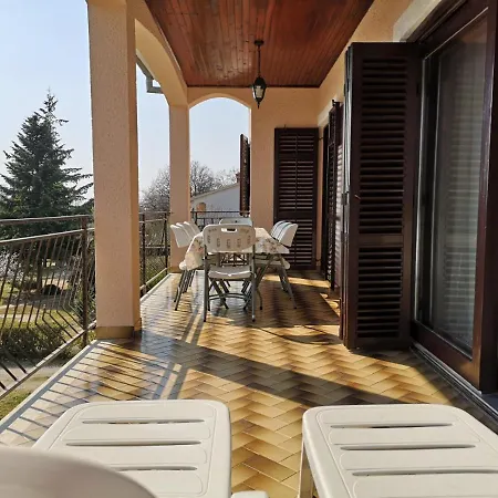 Poesia Apartamento *